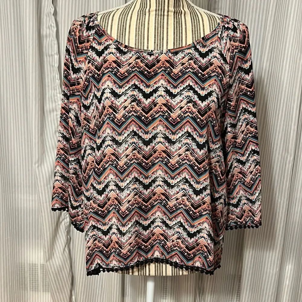Xhilaration Top. Medium. 
